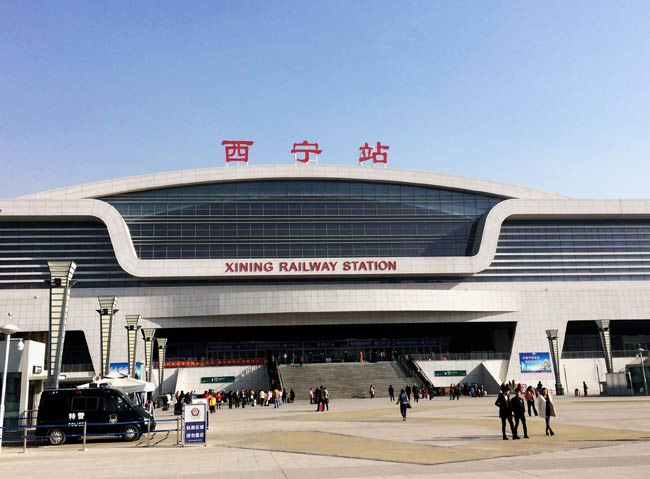 大方西宁高铁站